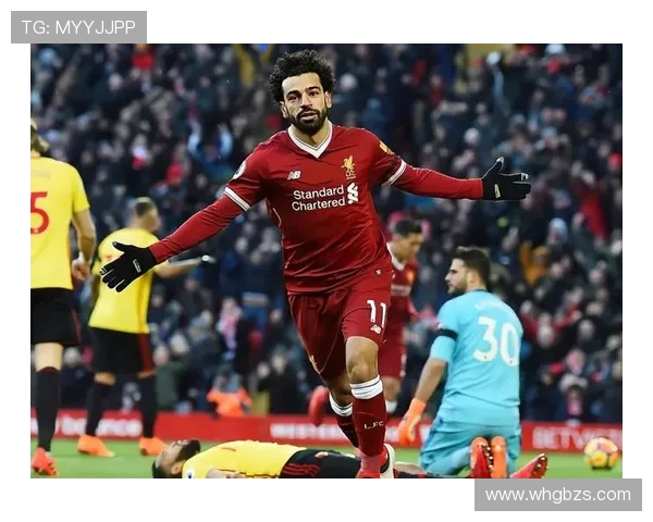 足球巨星C领衔新篇章 引领时代潮流与赛场传奇再续 足球巨星C领衔新篇章 引领时代潮流与赛场传奇再续